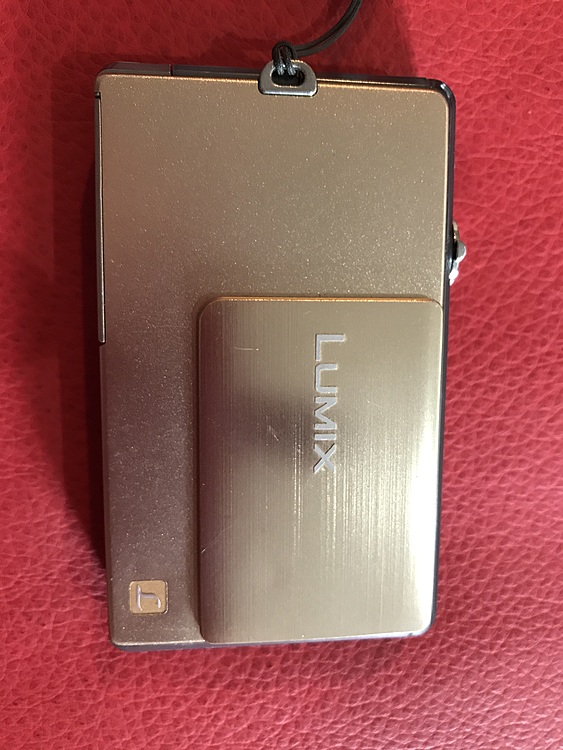 パナソニックLUMIX（カメラ）の商品画像 - 査定依頼日：2019年9月27日 - 最高査定価格：500円