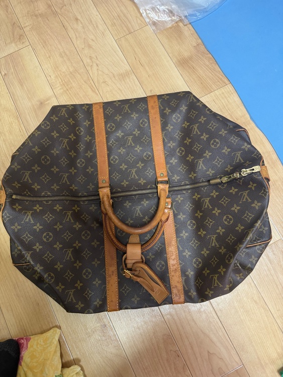 わからない（ブランドバッグ）の商品画像 - 査定依頼日：2025年7月18日 - 最高査定価格：35,000円