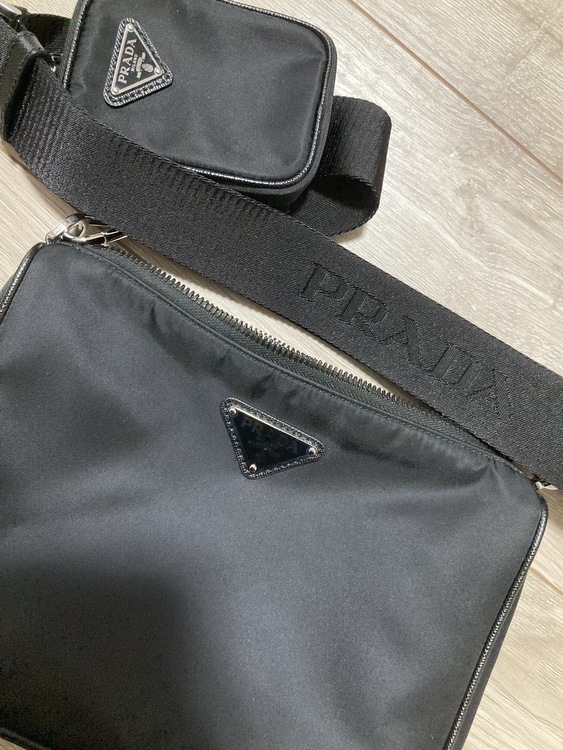 リナイロン　ショルダーバッグ（ブランドバッグ）の商品画像 - 査定依頼日：2025年12月28日 - 最高査定価格：100,000円