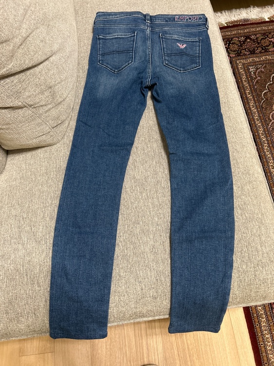 アルマーニレディースジーンズ（古着・ファッション）の商品画像 - 査定依頼日：2026年3月13日 - 最高査定価格：500円