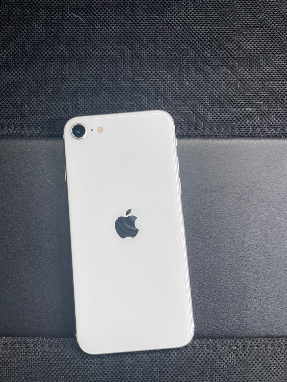 iPhone iPhone SE (第 2 世代) 64GB SIMフリー（スマホ）の商品画像 - 査定依頼日：2026年6月16日 - 最高査定価格：7,000円