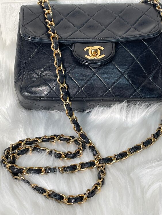 シャネル ショルダーバッグ チェーン ラムスキン ミニマトラッセ（ブランドバッグ）の商品画像 - 査定依頼日：2025年2月24日 - 最高査定価格：250,000円