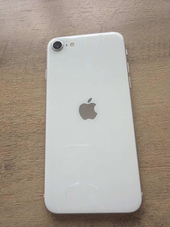 iPhoneSE 64GB Softbank（スマホ）の商品画像 - 査定依頼日：2026年4月1日 - 最高査定価格：5,000円