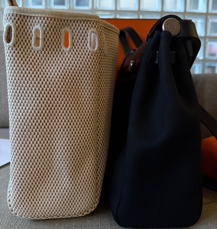 エールバッグ　2way PMサイズ（ブランドバッグ）の商品画像 - 査定依頼日：2026年2月13日 - 最高査定価格：180,000円