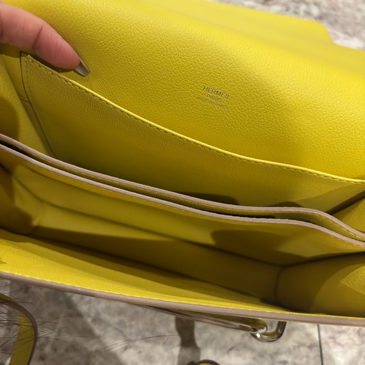 ロウリス23（ブランドバッグ）の商品画像 - 査定依頼日：2025年12月13日 - 最高査定価格：480,000円