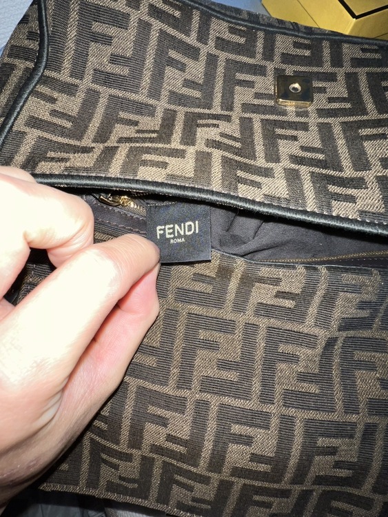 フェンディ  （ブランドバッグ）の商品画像 - 査定依頼日：2026年1月22日 - 最高査定価格：180,000円