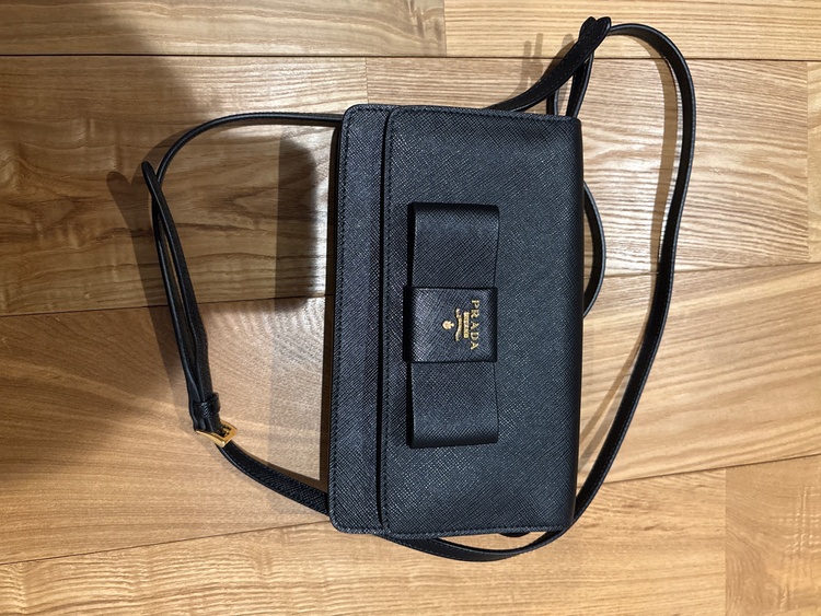 プラダ  （ブランドバッグ）の商品画像 - 査定依頼日：2026年4月22日 - 最高査定価格：100,000円