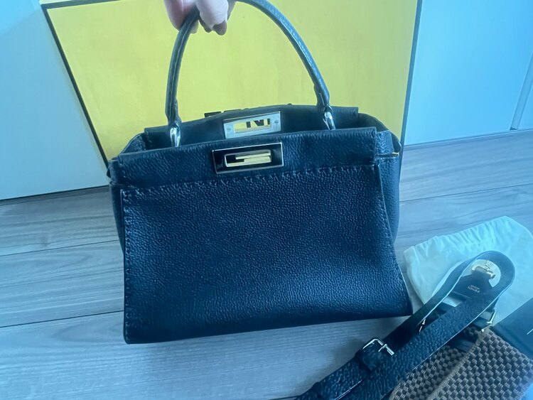 ピーカブー　セレリア（ブランドバッグ）の商品画像 - 査定依頼日：2025年2月19日 - 最高査定価格：220,000円