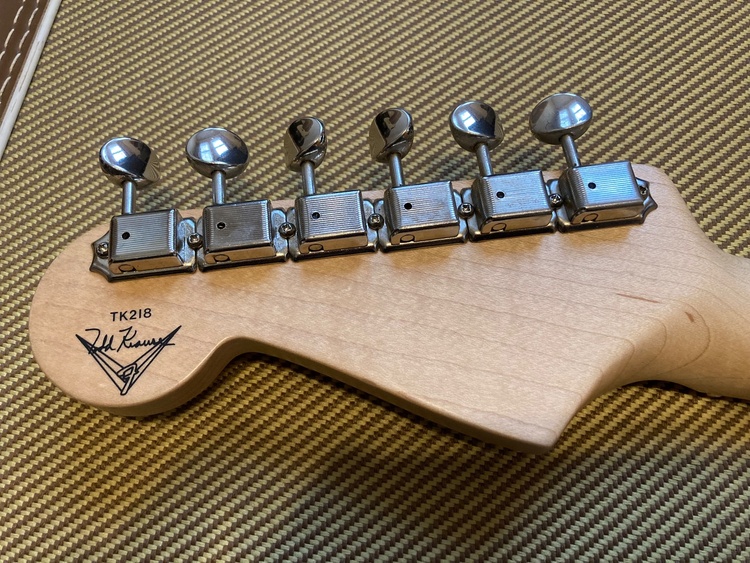 Custom Clapton Strat（ピアノ・楽器・PA機材）の商品画像 - 査定依頼日：2026年6月22日 - 最高査定価格：400,000円