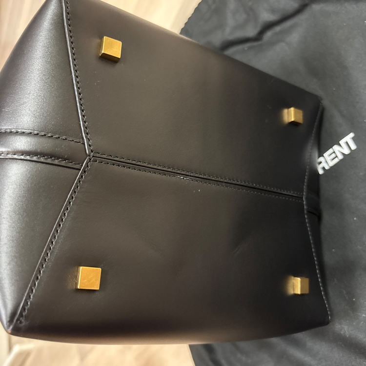 SAINT LAURENT「Le37」バケットバッグバケツ（ブランドバッグ）の商品画像 - 査定依頼日：2026年7月7日 - 最高査定価格：150,000円