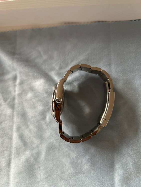 ロレックス パーペチュアル 12420（高級時計）の商品画像 - 査定依頼日：2025年1月23日 - 最高査定価格：750,000円