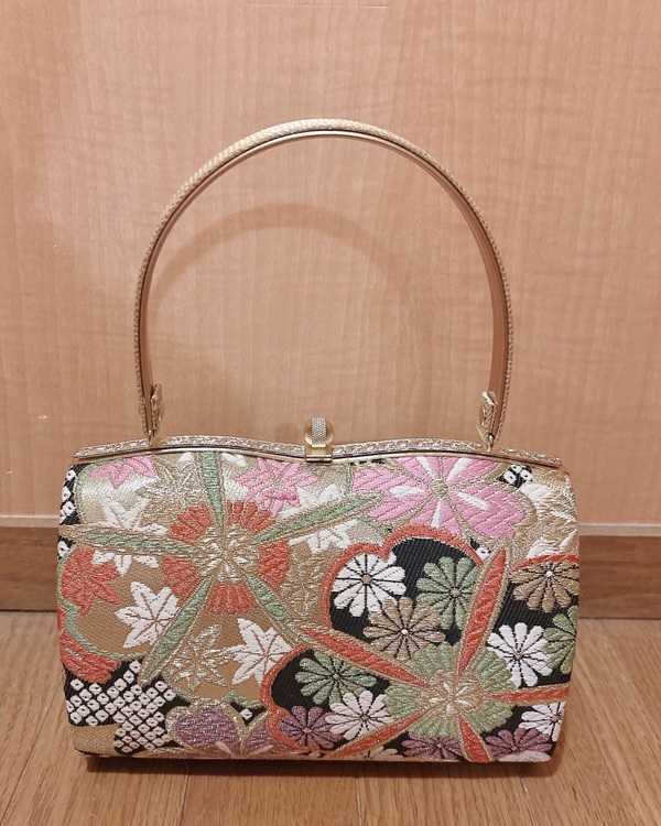 振袖（古着・ファッション）の商品画像 - 査定依頼日：2025年11月15日 - 最高査定価格：20,000円