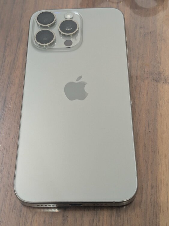 iPhone iPhone 15 Pro Max 1TB SIMフリー（スマホ）の商品画像 - 査定依頼日：2026年6月28日 - 最高査定価格：125,000円