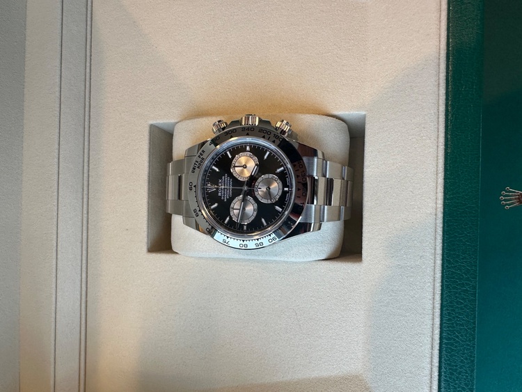 ロレックス デイトナ 12650（高級時計）の商品画像 - 査定依頼日：2026年1月7日 - 最高査定価格：8,600,000円