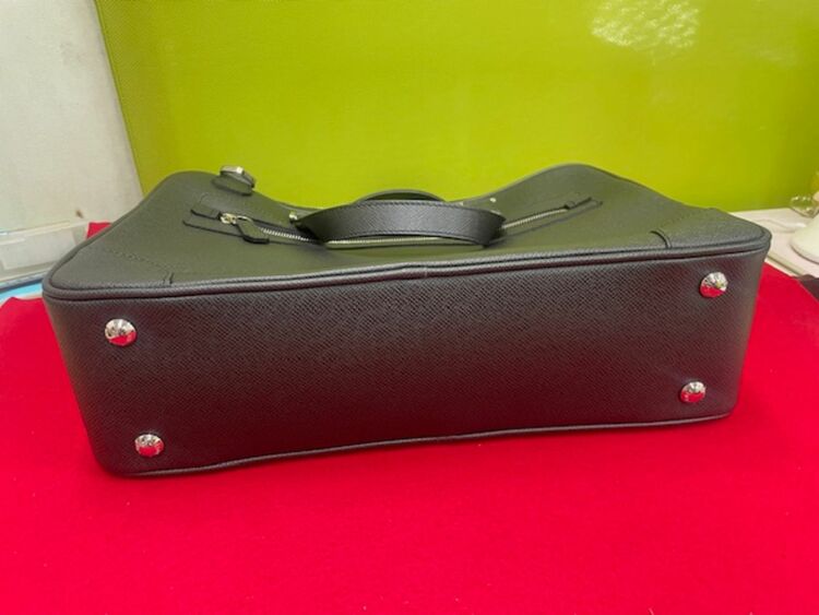 タイガ　アレクサンダーアルドワーズショルダーバッグ（ブランドバッグ）の商品画像 - 査定依頼日：2025年7月22日 - 最高査定価格：850,000円