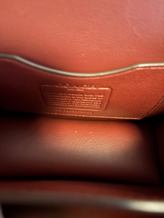 ショルダーバッグ（ブランドバッグ）の商品画像 - 査定依頼日：2025年10月29日 - 最高査定価格：4,000円