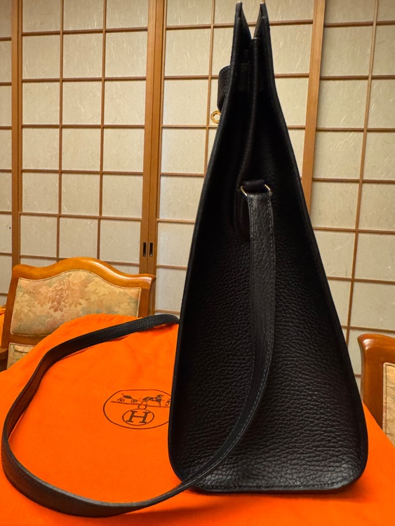 スポーツケリー、黒、縦約33cm、横(底辺)約29.5cm（ブランドバッグ）の商品画像 - 査定依頼日：2025年11月19日 - 最高査定価格：1,100,000円