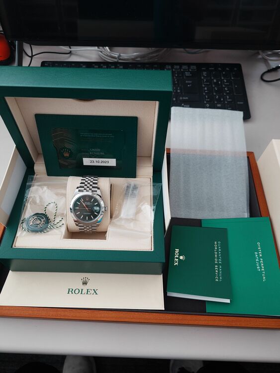 ロレックス デイトジャスト 126300（高級時計）の商品画像 - 査定依頼日：2025年7月28日 - 最高査定価格：1,500,000円