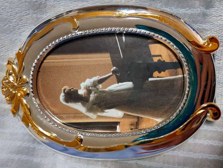 Gleaming House シルバー　 一輪挿し　フォトフレーム　セット（金・貴金属）の商品画像 - 査定依頼日：2023年2月8日 - 最高査定価格：100円