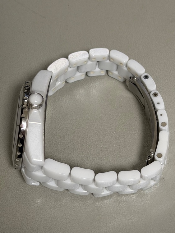 j12 （高級時計）の商品画像 - 査定依頼日：2026年1月29日 - 最高査定価格：350,000円