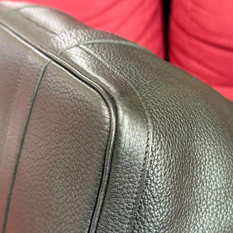 ガーデンパーティ　ネゴンダ　ブラック（ブランドバッグ）の商品画像 - 査定依頼日：2025年4月10日 - 最高査定価格：300,000円