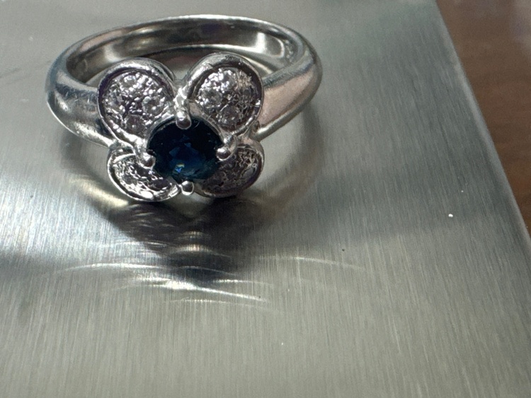 】Pt900　ダイヤサファイアリング S0.58 D0.361（金・貴金属）の商品画像 - 査定依頼日：2026年3月17日 - 最高査定価格：140,000円