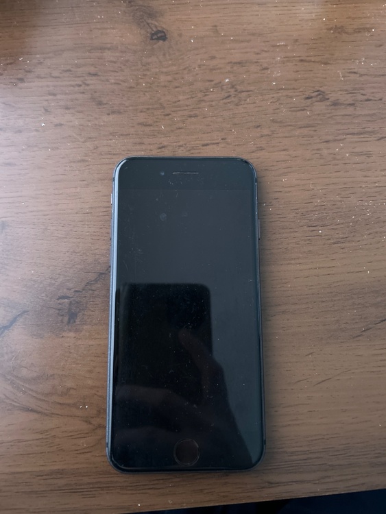 iPhone iPhone8 64GB Softbank（スマホ）の商品画像 - 査定依頼日：2026年7月2日 - 最高査定価格：3,500円