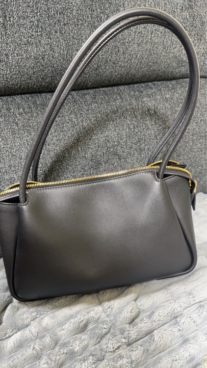 プラダ  （ブランドバッグ）の商品画像 - 査定依頼日：2025年11月11日 - 最高査定価格：220,000円