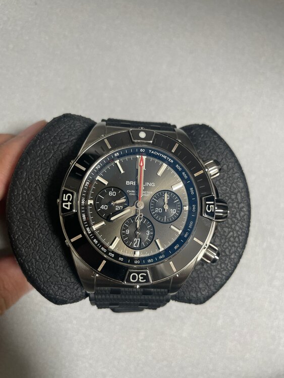 ブライトリング クロノマット B01 44  AB0136251B2S（高級時計）の商品画像 - 査定依頼日：2025年4月27日 - 最高査定価格：750,000円