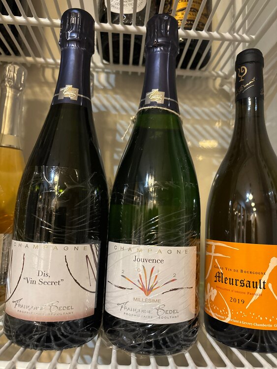 ドメーヌ・ルー・デュモン ジュヴレ・シャンベルタン ラ・ブリュネル [2018]（お酒）の商品画像 - 査定依頼日：2025年4月3日 - 最高査定価格：484,500円