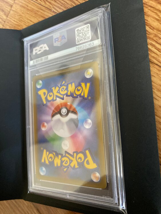 ピカチュウ&ゼクロムGX スペシャルアート　PSA10（トレカ）の商品画像 - 査定依頼日：2025年4月29日 - 最高査定価格：200,000円