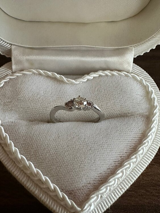 リング（宝石）の商品画像 - 査定依頼日：2023年11月27日 - 最高査定価格：35,000円