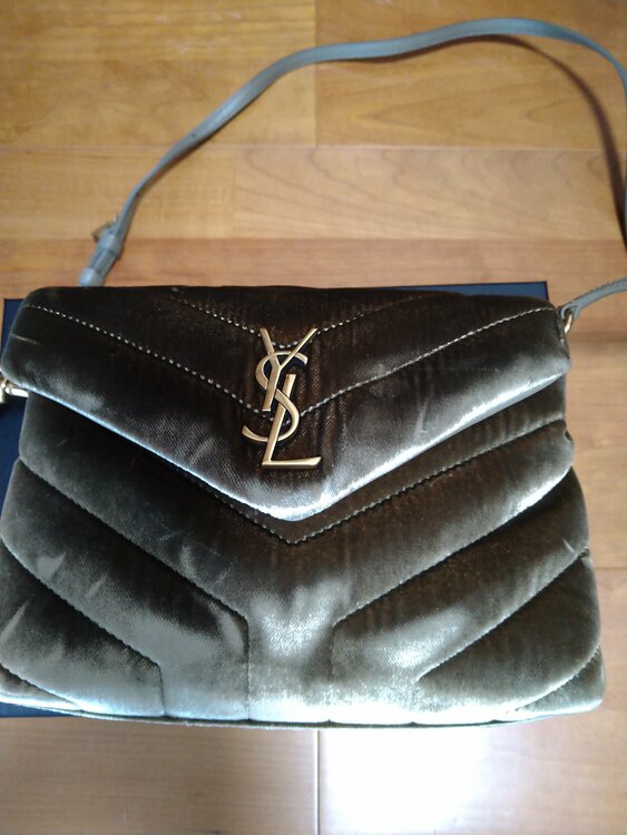 イブサンローラン  （ブランドバッグ）の商品画像 - 査定依頼日：2026年4月8日 - 最高査定価格：240,000円