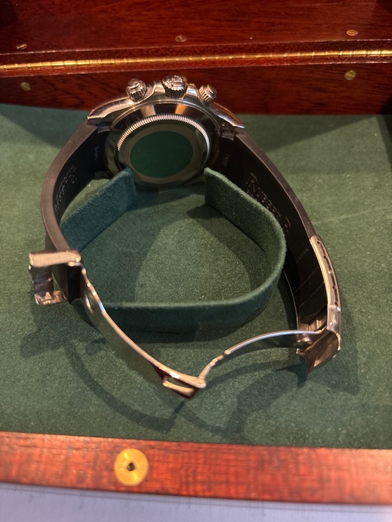 コスモグラフ　ホワイトゴールド（高級時計）の商品画像 - 査定依頼日：2026年2月25日 - 最高査定価格：5,500,000円