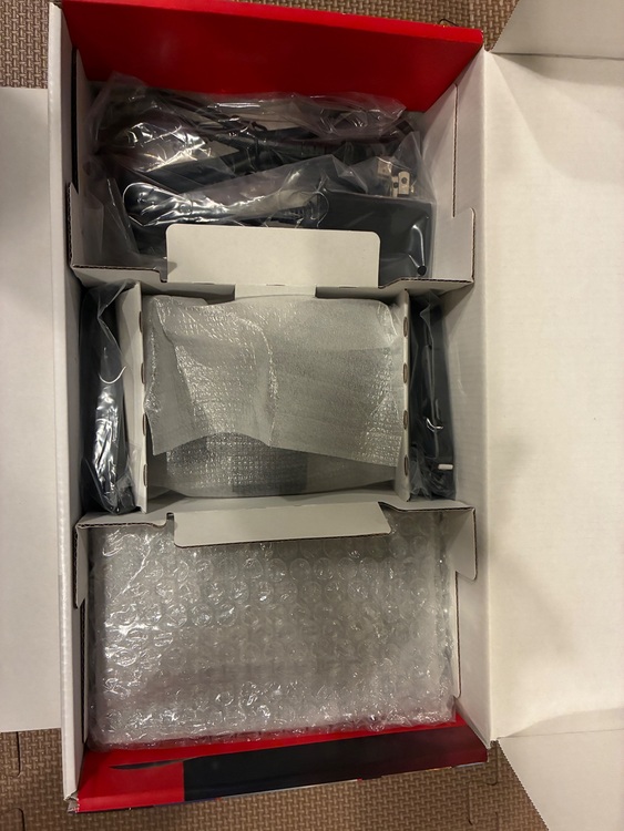 nintendo switch バッテリー持続モデル（ゲーム機本体・ゲームソフト）の商品画像 - 査定依頼日：2025年6月23日 - 最高査定価格：12,000円