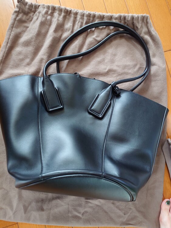 BOTTEGAVENETA（ブランドバッグ）の商品画像 - 査定依頼日：2026年9月22日 - 最高査定価格：90,000円