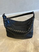 ボッテガ（ブランドバッグ）の商品画像 - 査定依頼日：2025年2月8日 - 最高査定価格：130,000円