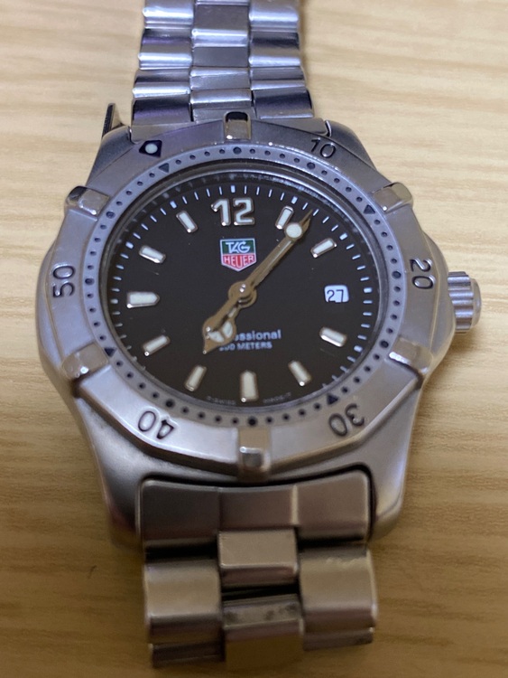 タグホイヤー その他 プロフェッショナル200 WK131（高級時計）の商品画像 - 査定依頼日：2025年7月10日 - 最高査定価格：35,000円