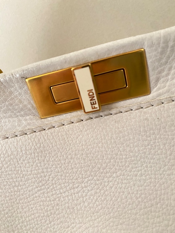 フェンディ  （ブランドバッグ）の商品画像 - 査定依頼日：2025年12月30日 - 最高査定価格：140,000円