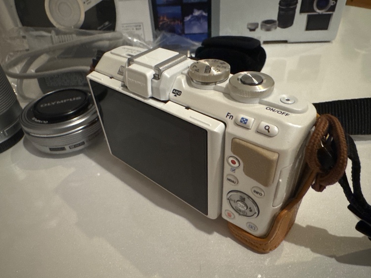 OLYMPUS PEN lite（カメラ）の商品画像 - 査定依頼日：2026年4月11日 - 最高査定価格：27,100円