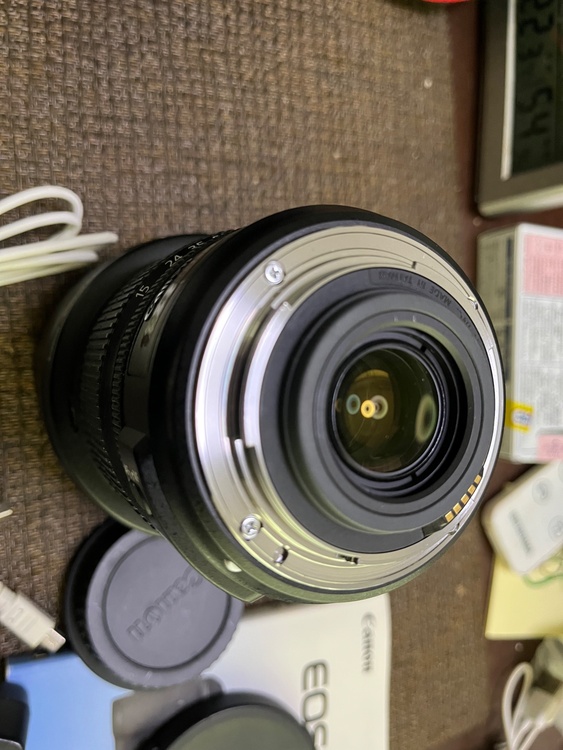 EOS 7D、EF15-85付き（カメラ）の商品画像 - 査定依頼日：2026年5月23日 - 最高査定価格：19,100円