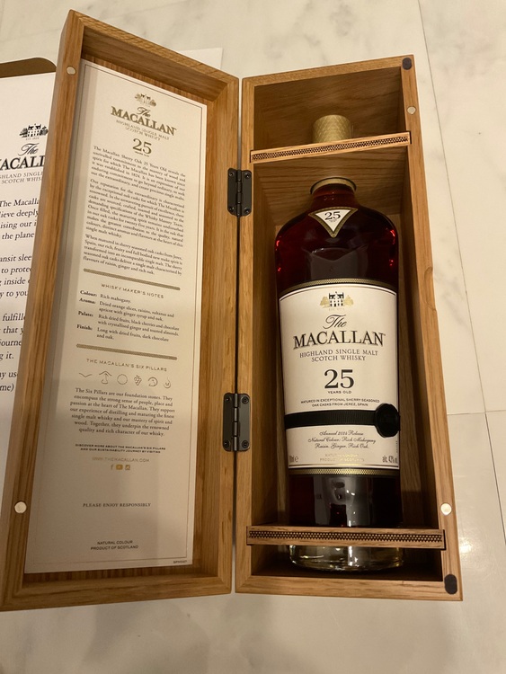 25年（お酒）の商品画像 - 査定依頼日：2025年9月12日 - 最高査定価格：135,000円