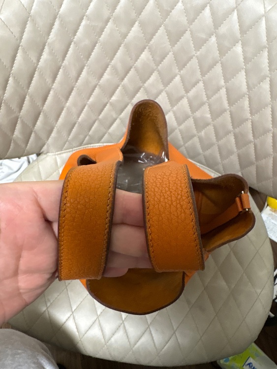 ピコタン　◻︎M（ブランドバッグ）の商品画像 - 査定依頼日：2025年11月27日 - 最高査定価格：240,000円