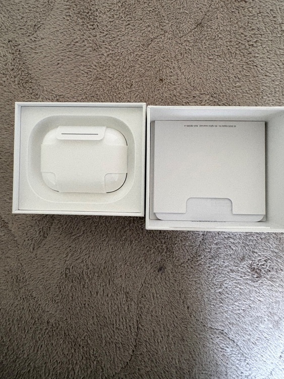 AirPods pro 3（オーディオ・スピーカー）の商品画像 - 査定依頼日：2026年3月19日 - 最高査定価格：19,000円