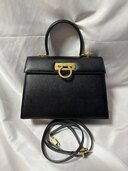 フェラガモ  （ブランドバッグ）の商品画像 - 査定依頼日：2025年5月26日 - 最高査定価格：18,000円