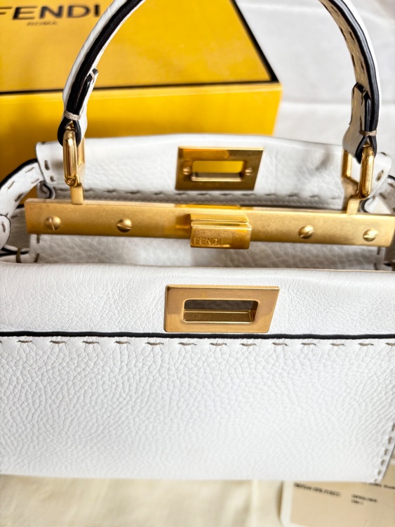 フェンディ  （ブランドバッグ）の商品画像 - 査定依頼日：2025年10月20日 - 最高査定価格：230,000円