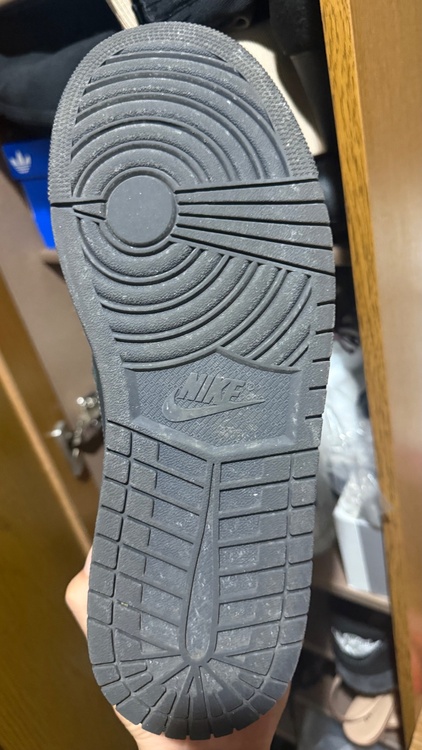 Travis Scott × Air Jordan 1 Low OG SP “B（古着・ファッション）の商品画像 - 査定依頼日：2026年9月27日 - 最高査定価格：25,000円