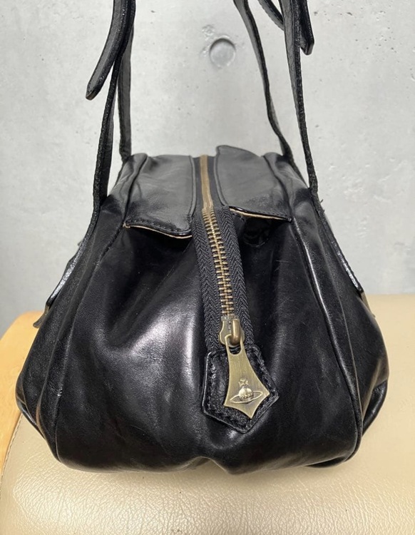 Vivienne Westwood レザーバッグ（ブランドバッグ）の商品画像 - 査定依頼日：2026年3月7日 - 最高査定価格：10,000円
