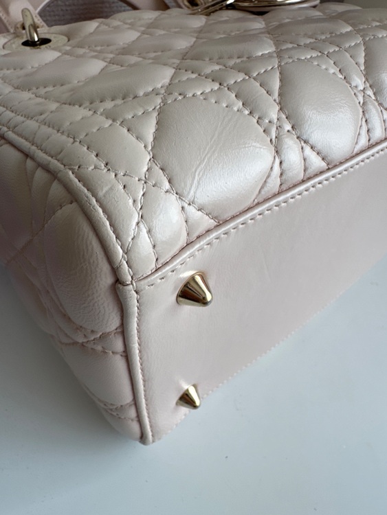 ディオール  （ブランドバッグ）の商品画像 - 査定依頼日：2025年8月22日 - 最高査定価格：350,000円