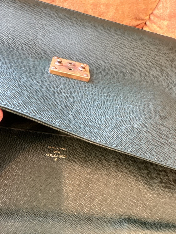 ブリーフケース（ブランドバッグ）の商品画像 - 査定依頼日：2026年1月23日 - 最高査定価格：30,000円